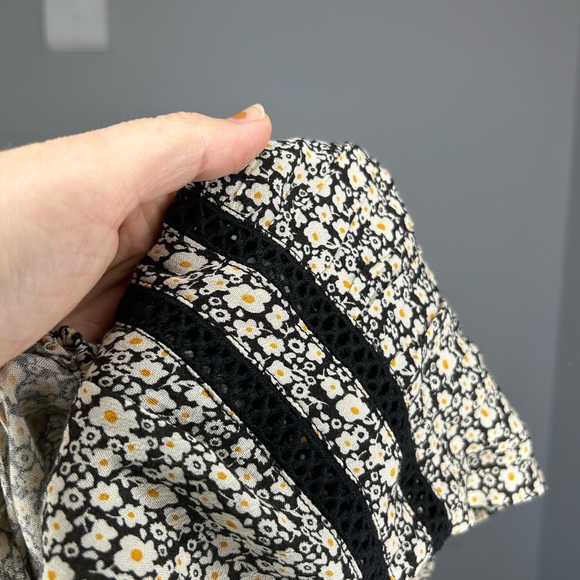 Natural life ditzy micro floral shift mini dress boho size small bell sleeve - Picture 9 of 10